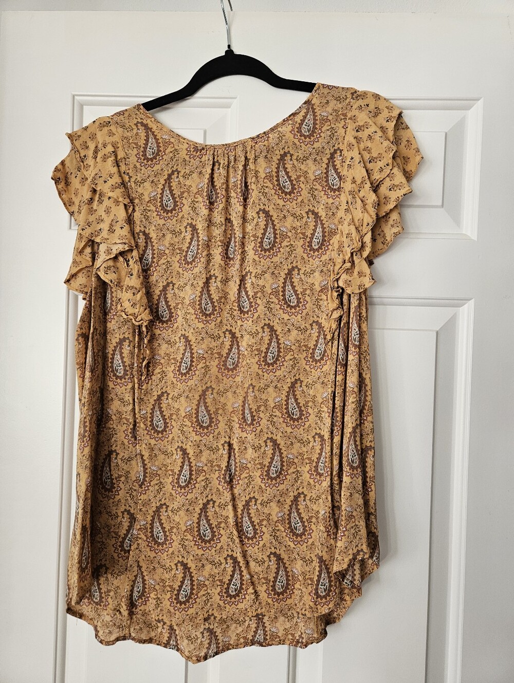DR2 1x Womens Mustard Paisley Ruffle Sleeve Top